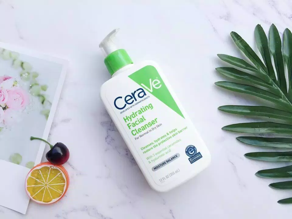 Sữa rửa mặt CeraVe Hydrating Facial Cleanser cân bằng độ ẩm hoàn hảo không làm da khô căng sau khi rửa mặt (Nguồn: internet)